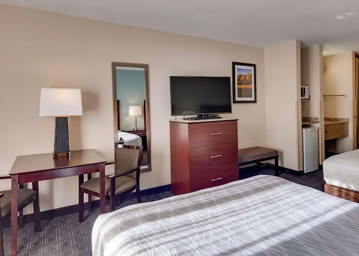 Best Western Plus Gateway Inn & Suites - Aurora