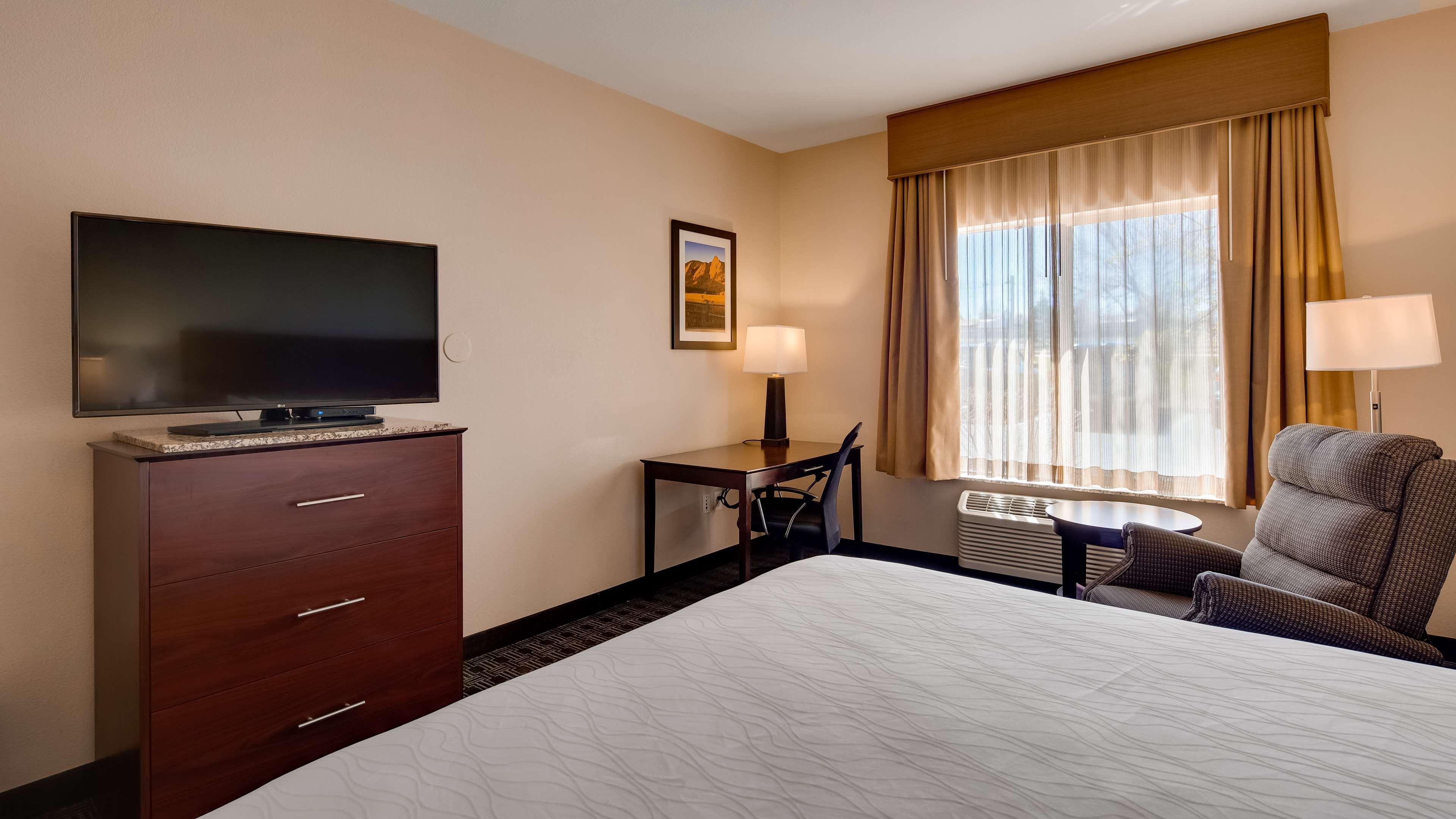 Western Gateway & - Hotel