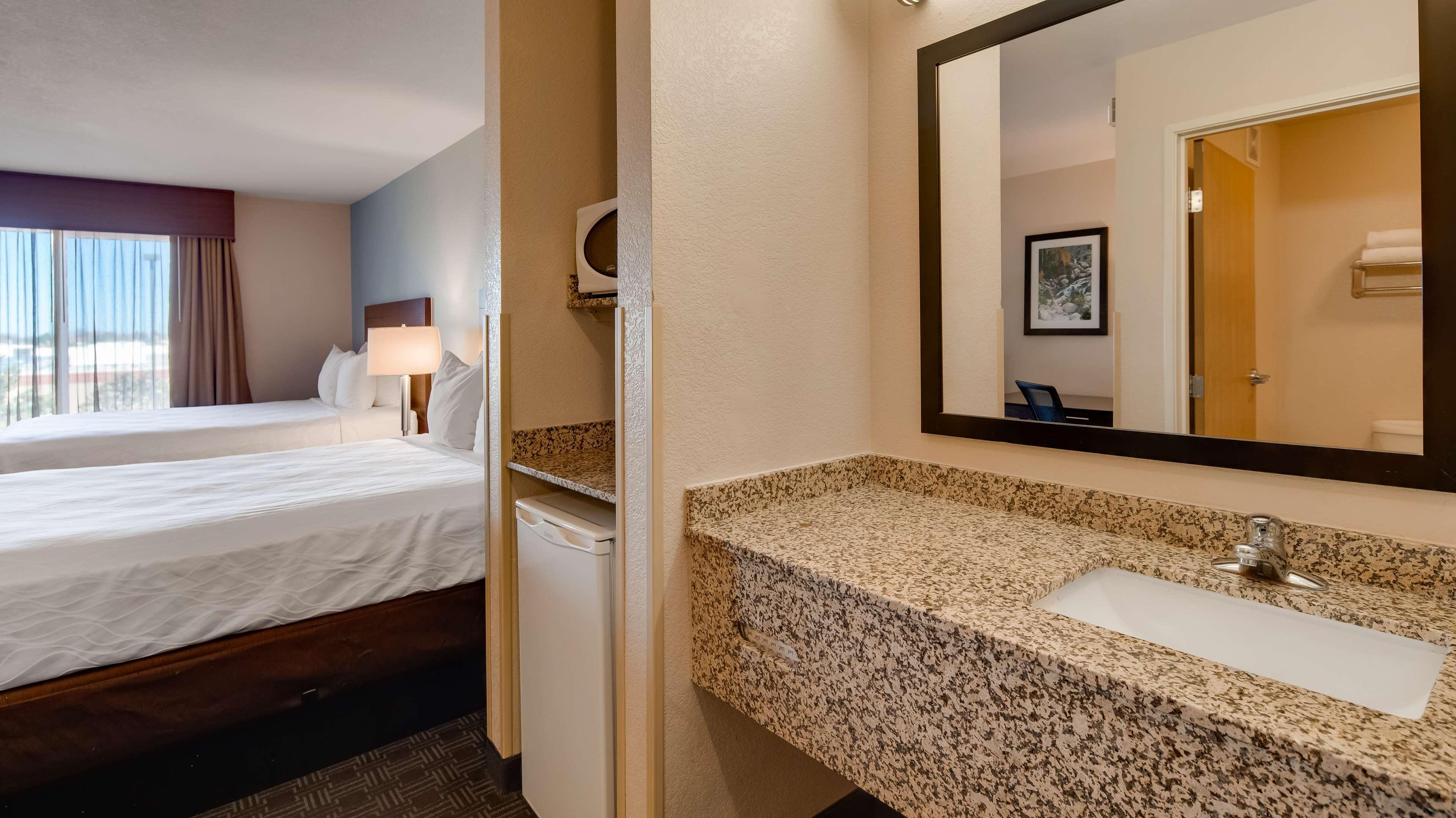 Hotel Western Gateway & -